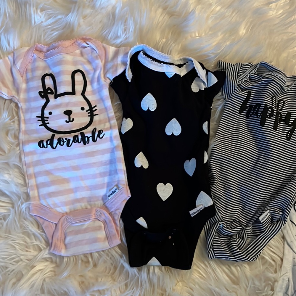 6 Gerber Body Suits